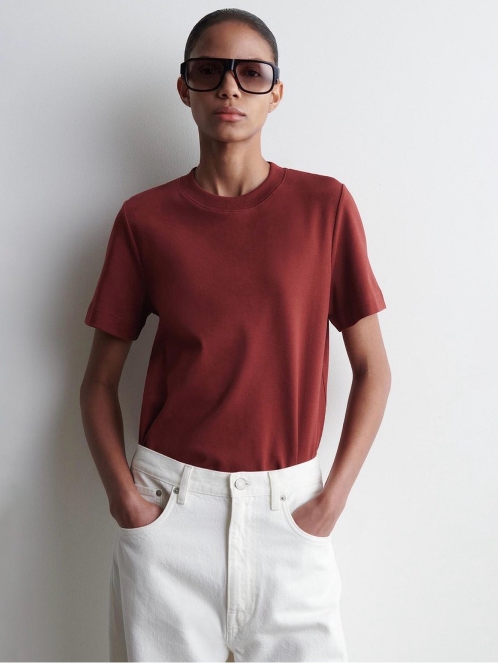 COS Women’s Clean Cut Short Sleeve Boxy Crewneck Tee in Dark Brick Red - M